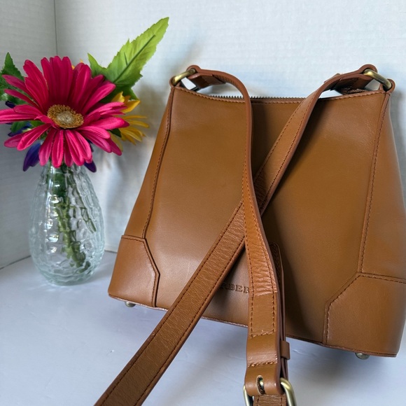 ✋Rare✋Limited Edition ✋Burberry Leather Nova Check Crossbody/Shoulder Bag. - Picture 4 of 17